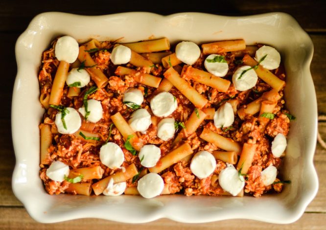 An easy baked ziti recipe for weeknights with your family