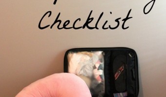 A Great Delivery Hospital Bag Checklist via @redheadbabymama. Are you packing the right things for your Labor and Delivery?