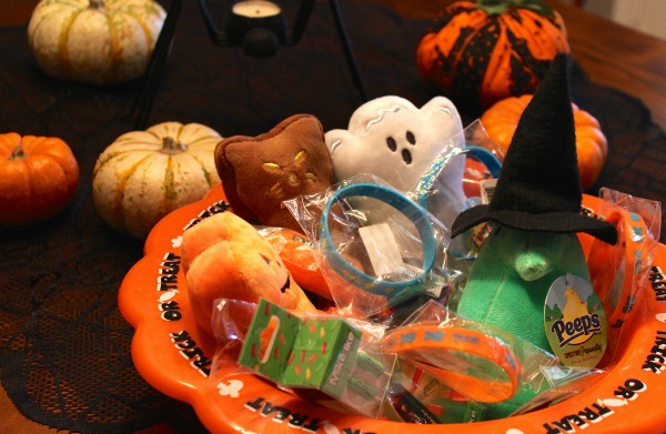 Try these non-food treats for trick-or-treaters on Halloween. Great for food allergies!