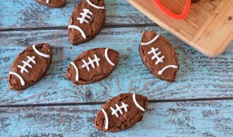 Football Brownies for the BIg Game | Redheadbabymama.com