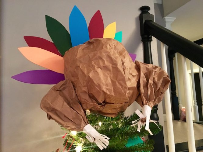 Turkey Tree Topper for a Thanksgiving Tree | Redheadbabymama.com